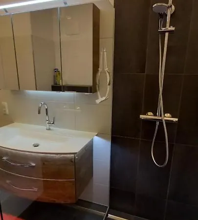 غومبولدباور مزرعة للإقامة *