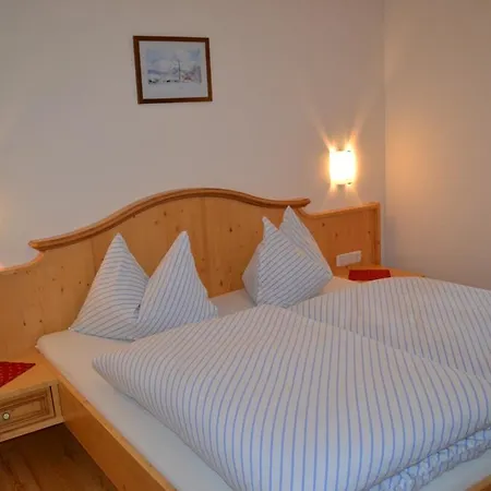 Gumpoldbauer Farm stay *